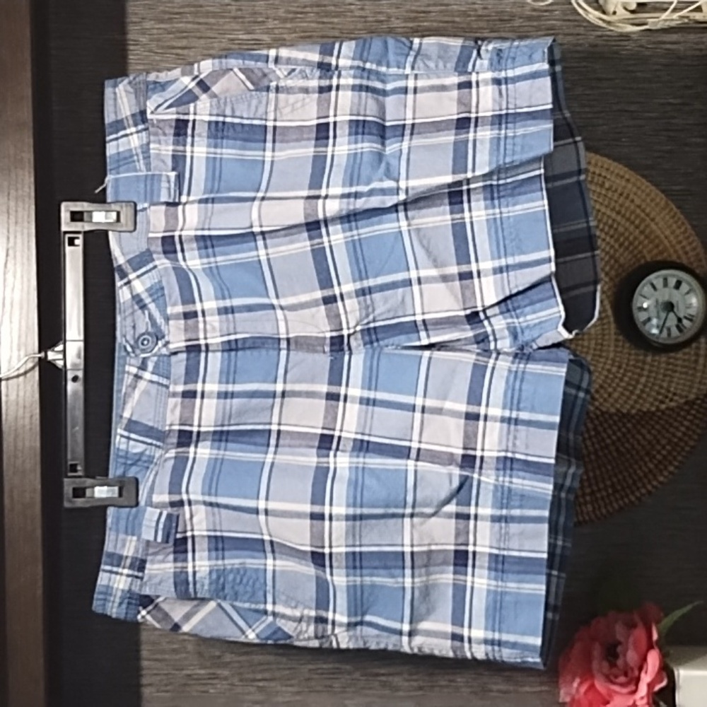 Naturals Shorts Plaid Pockets Belt Loops Blues Size 16 Business Casual S…